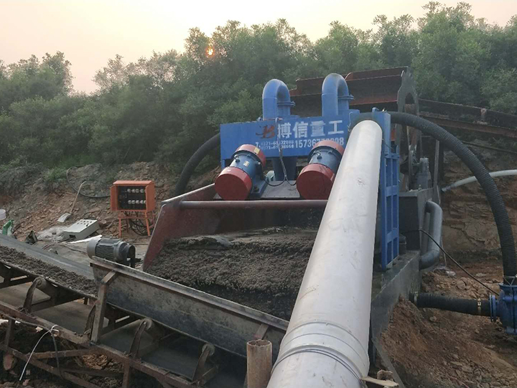 洗砂回（huí）收一體機現場.jpg