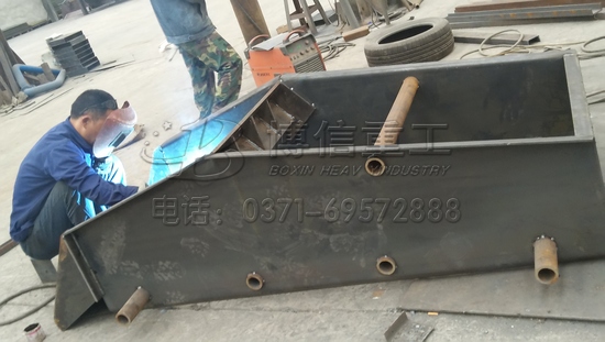 脫水篩製作現場.jpg